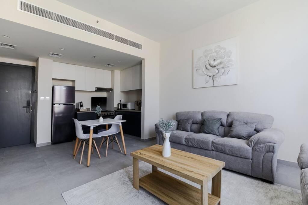 Sahab - Solo 1Br Apt In Al Jada Шарджа Экстерьер фото