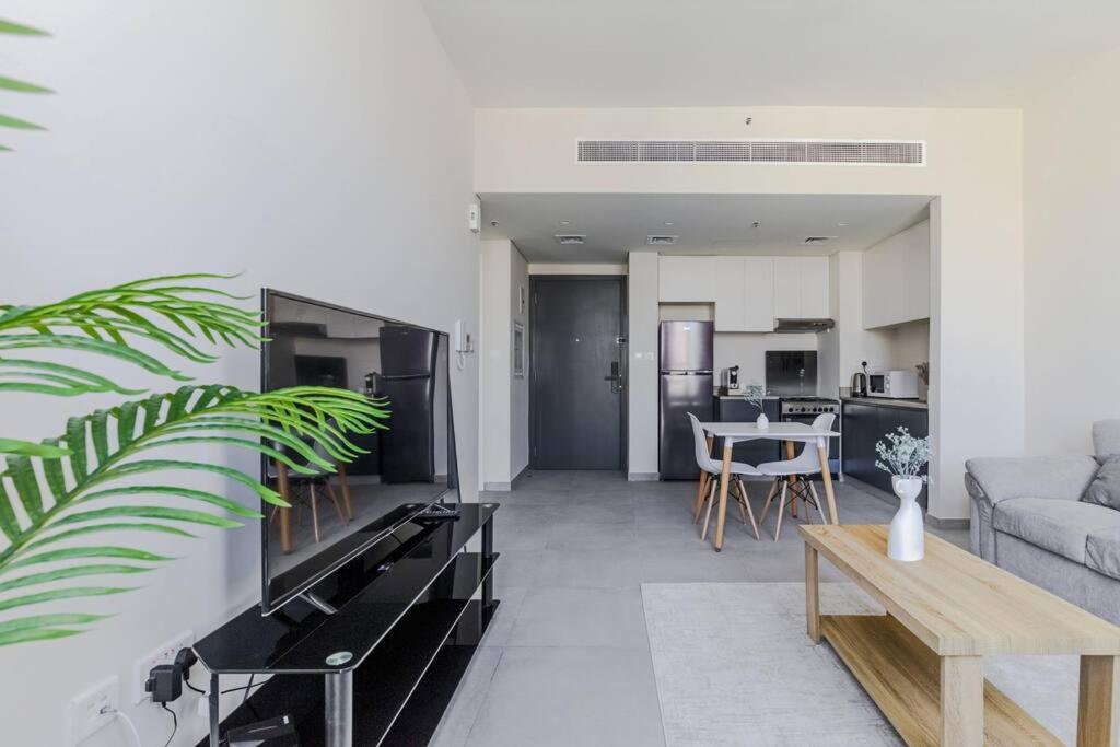 Sahab - Solo 1Br Apt In Al Jada Шарджа Экстерьер фото