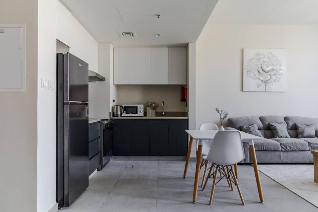 Sahab - Solo 1Br Apt In Al Jada Шарджа Экстерьер фото